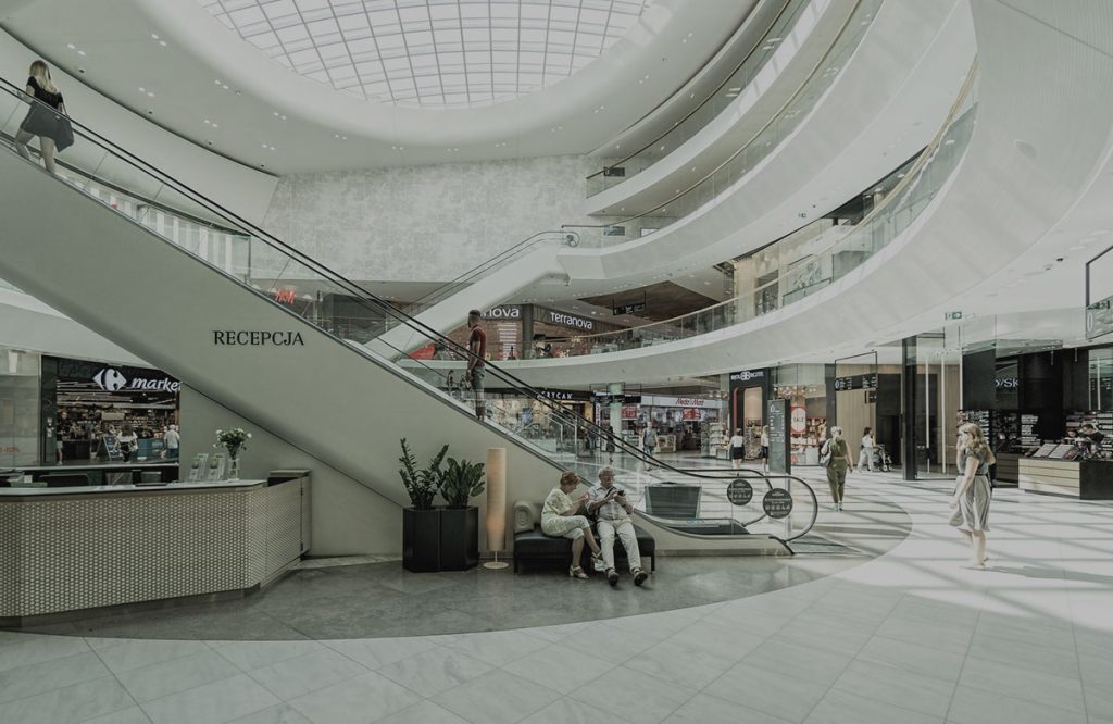 Del Apocalipsis a la Relevancia Del Apocalipsis a la Relevancia